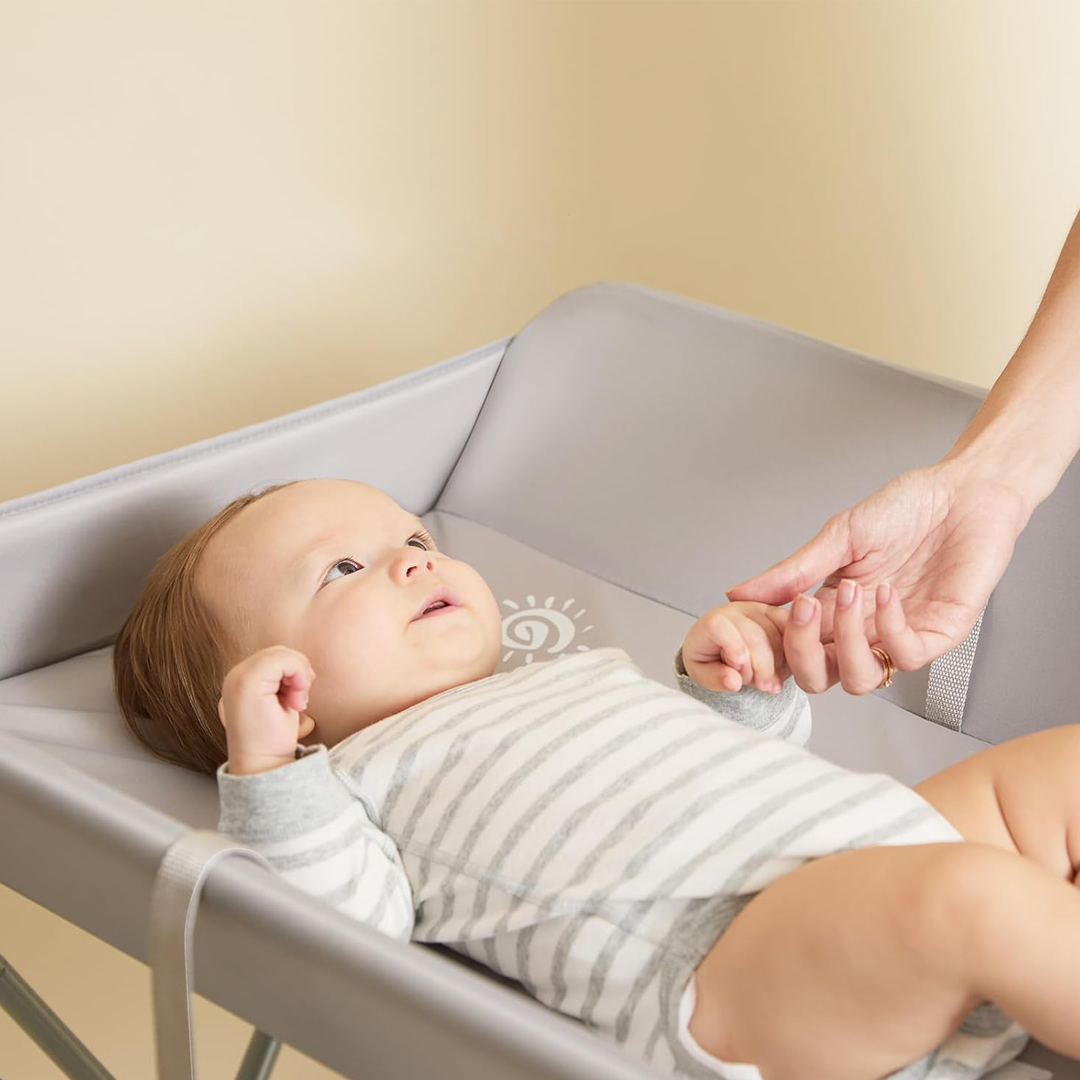 ახალშობილის გამოსაცვლელი მაგიდა